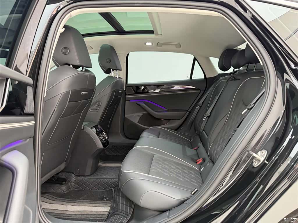 Volkswagen Magotan, 2025 17