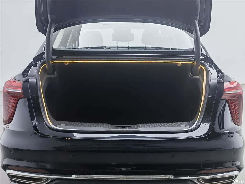 Hongqi H5, 2023 16