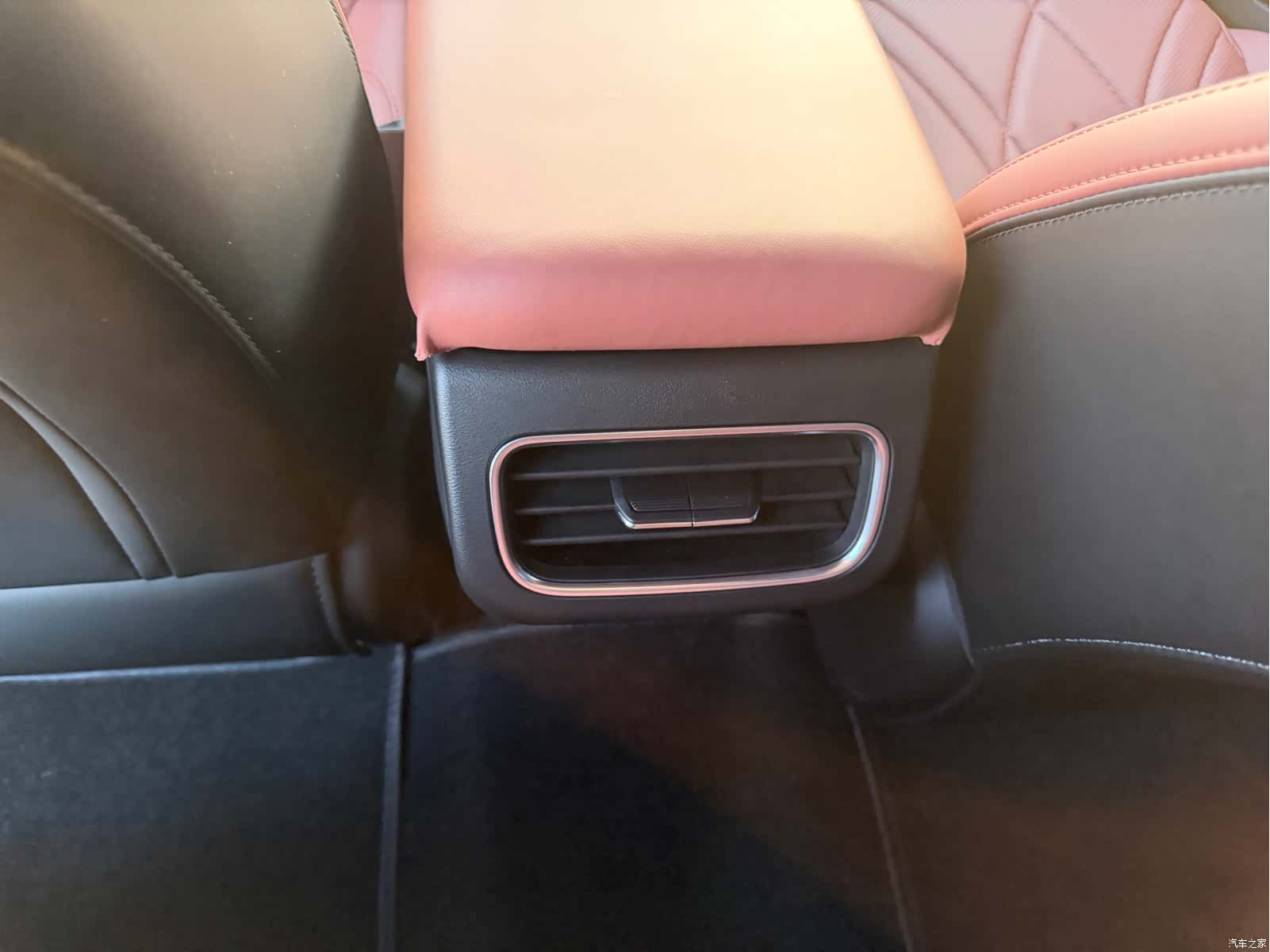 Geely Galaxy L6, 2025 13