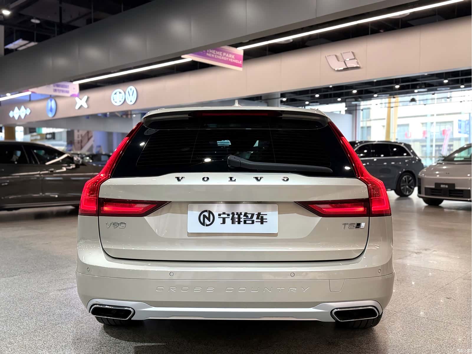 Volvo V90, 2019 все фото