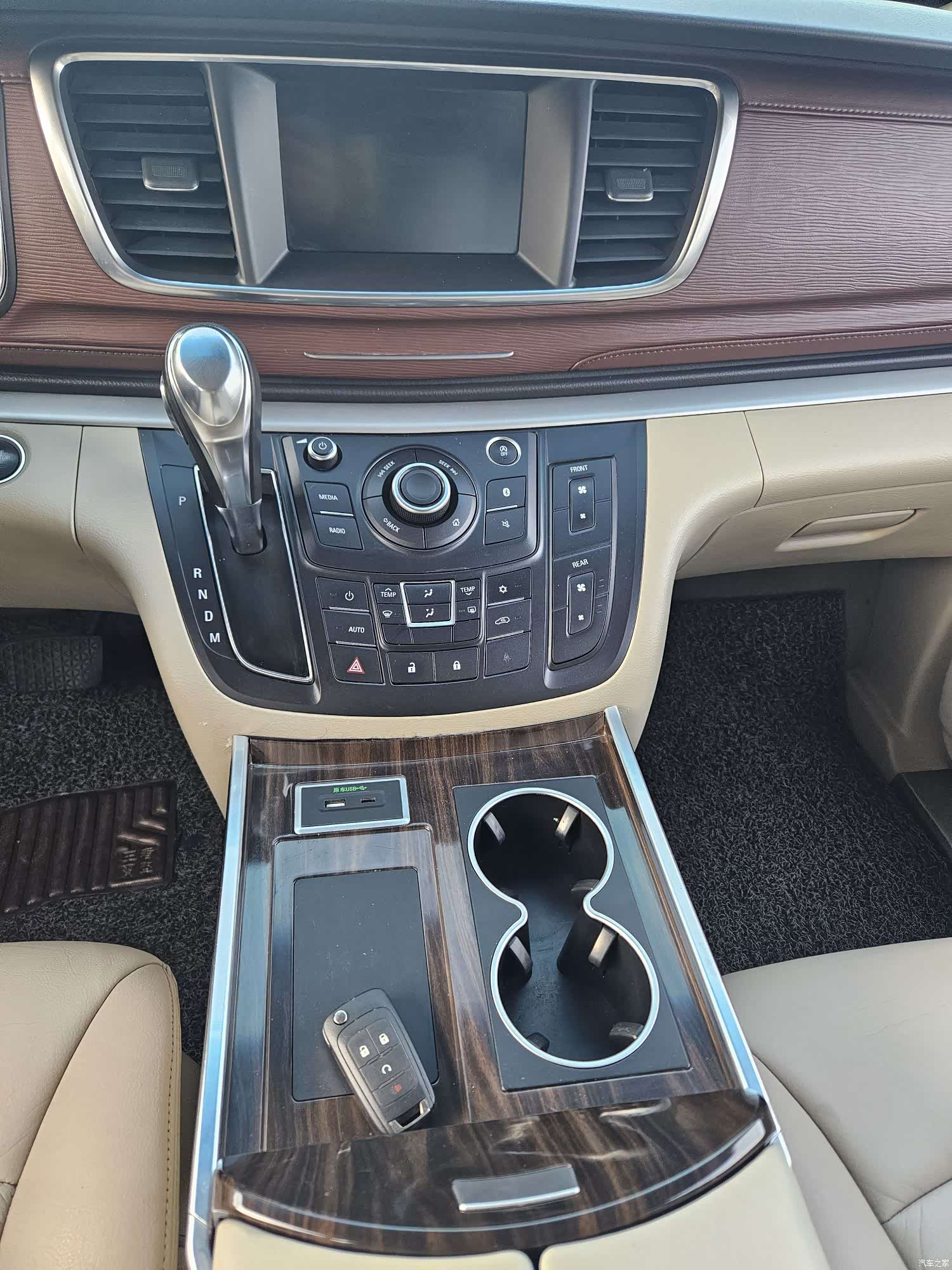 Buick GL8, 2017 11