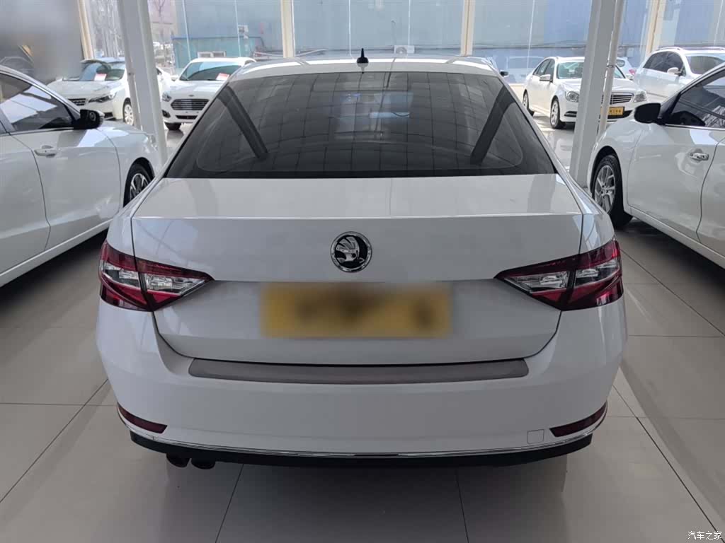 Skoda Superb, 2016 6