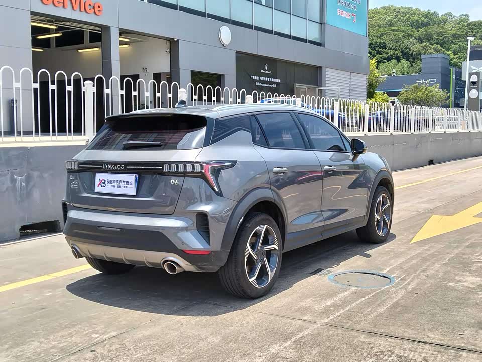 Lynk & Co 06