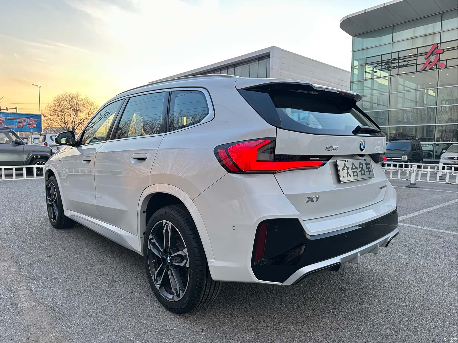BMW X1, 2025 все фото