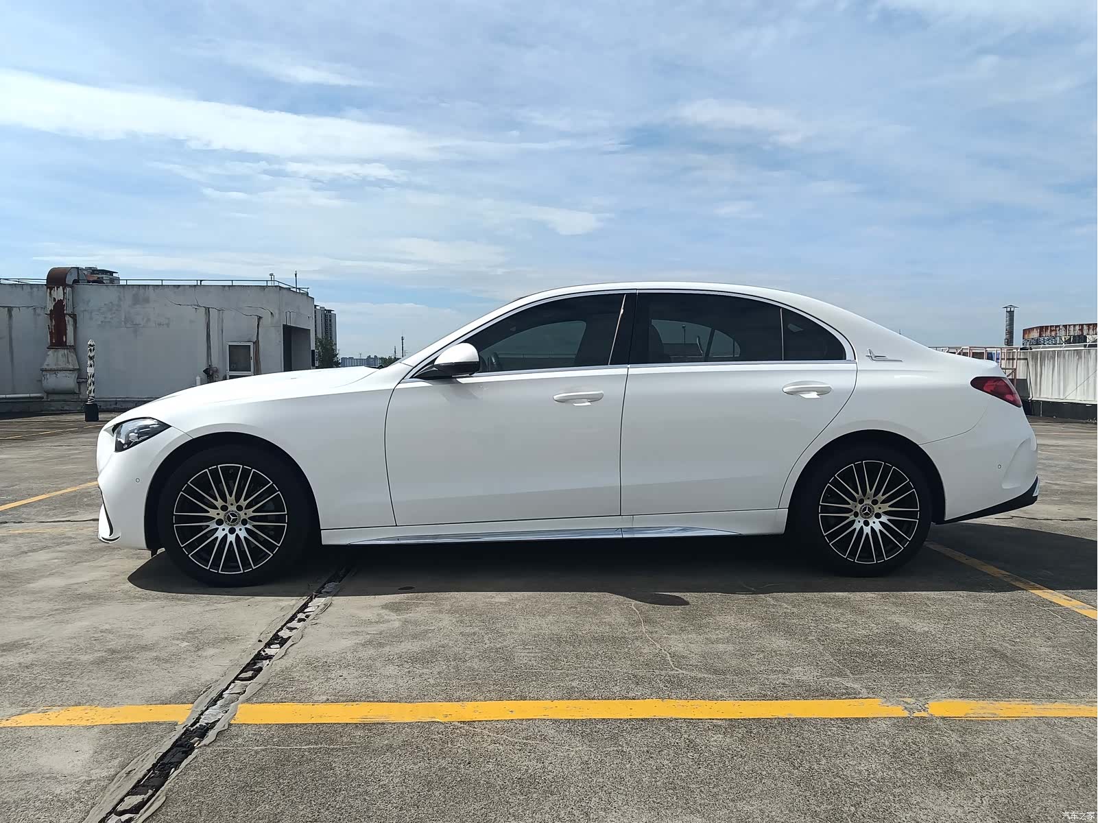 Mercedes-Benz C-Class, 2024 4