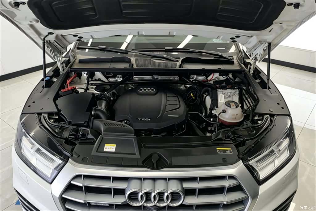 Audi Q5L, 2021 10