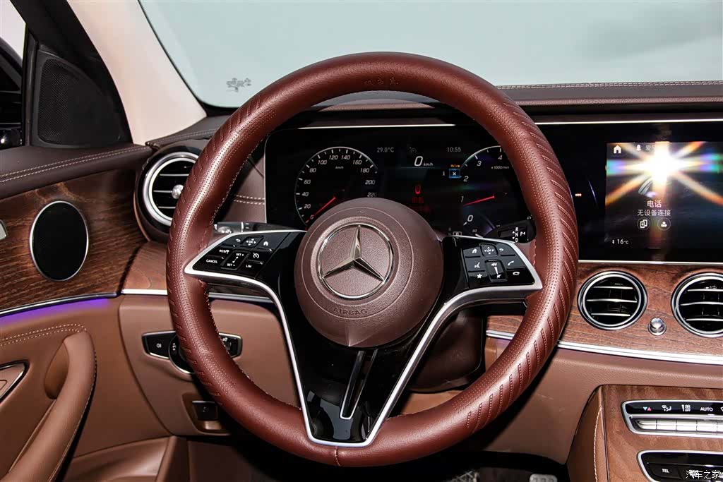 Mercedes-Benz E-Class, 2023 16