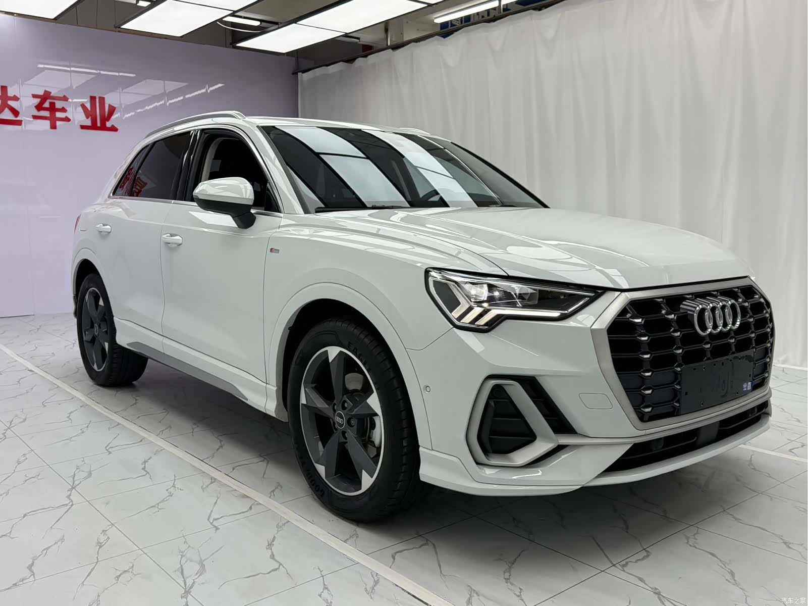 Audi Q3, 2022 3