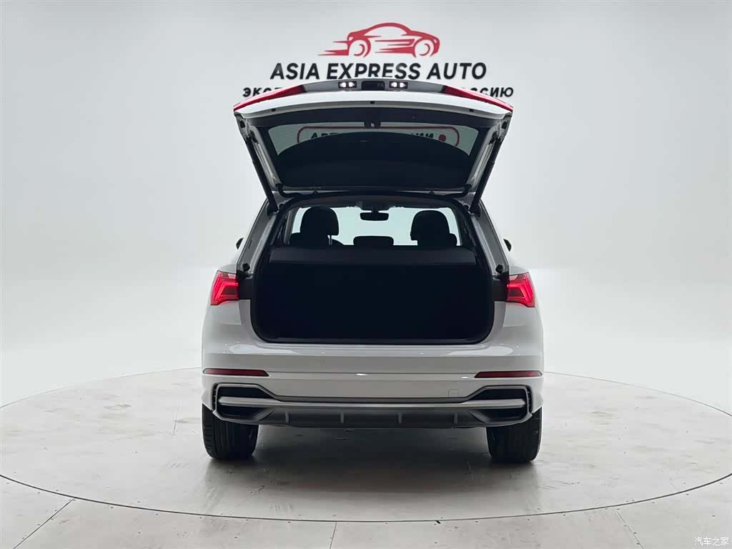 Audi Q3, 2022 все фото