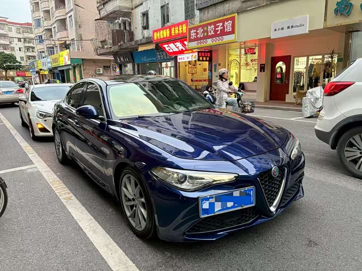 Alfa Romeo Giulia 2017 2.0T 200HP Luxury