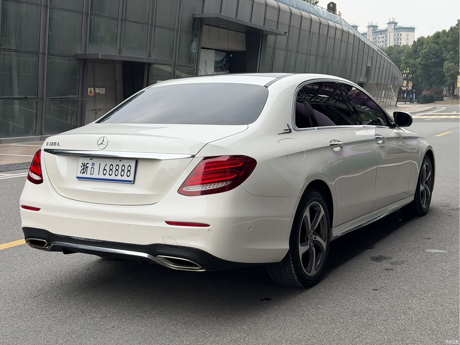 Mercedes-Benz E-Class, 2019 7