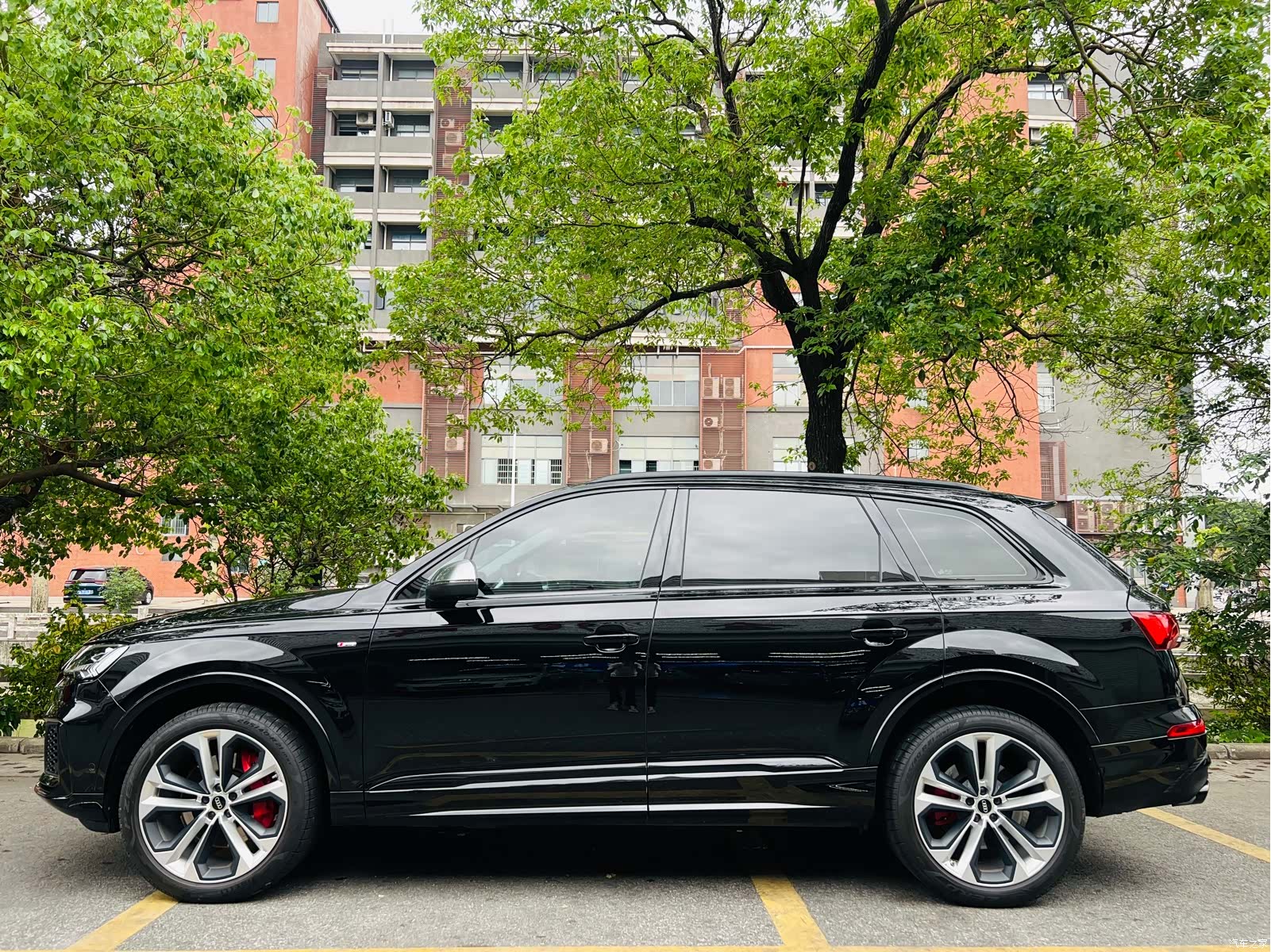 Audi Q7, 2023 4