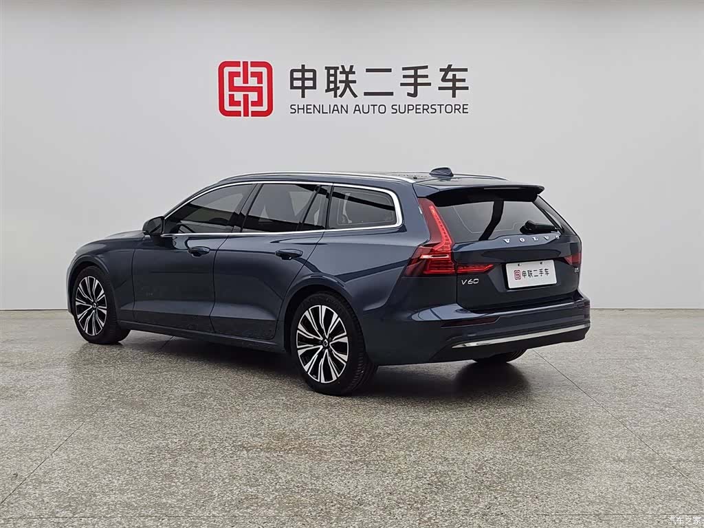 Volvo V60, 2024 4
