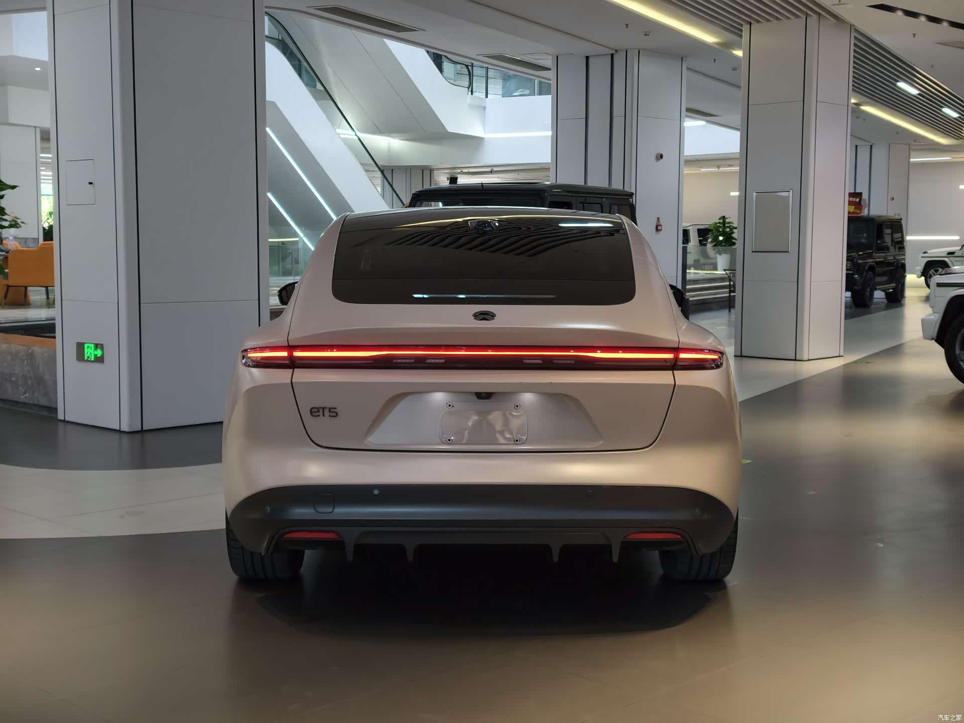 NIO ET5, 2022 все фото