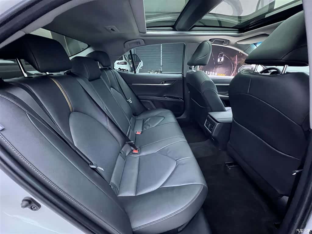 Toyota Camry, 2023 24