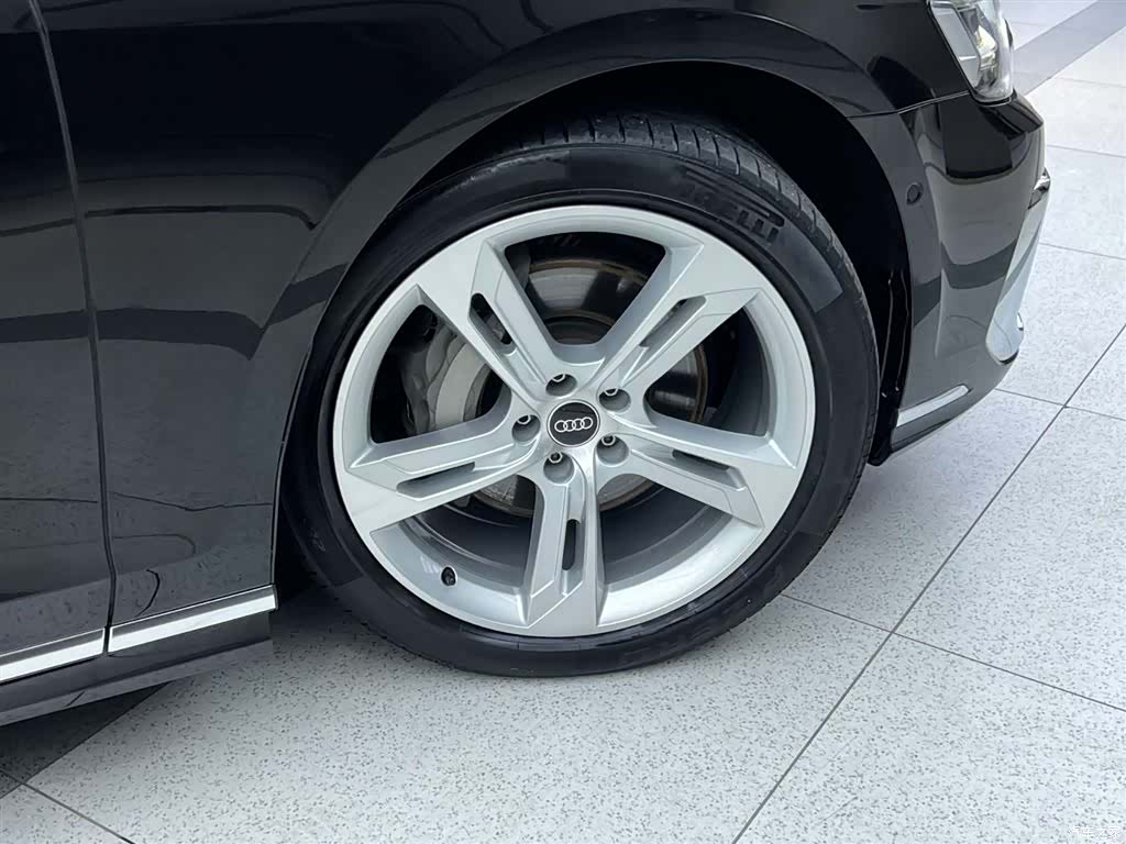 Audi A8L, 2023 32
