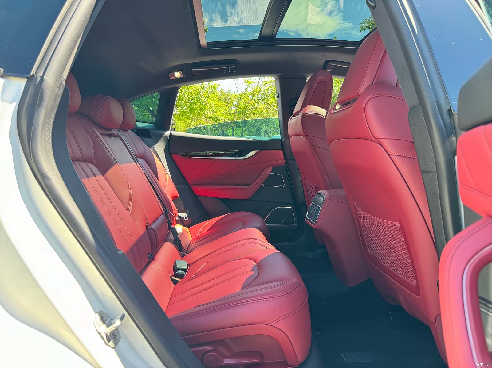 Maserati Levante, 2022 8
