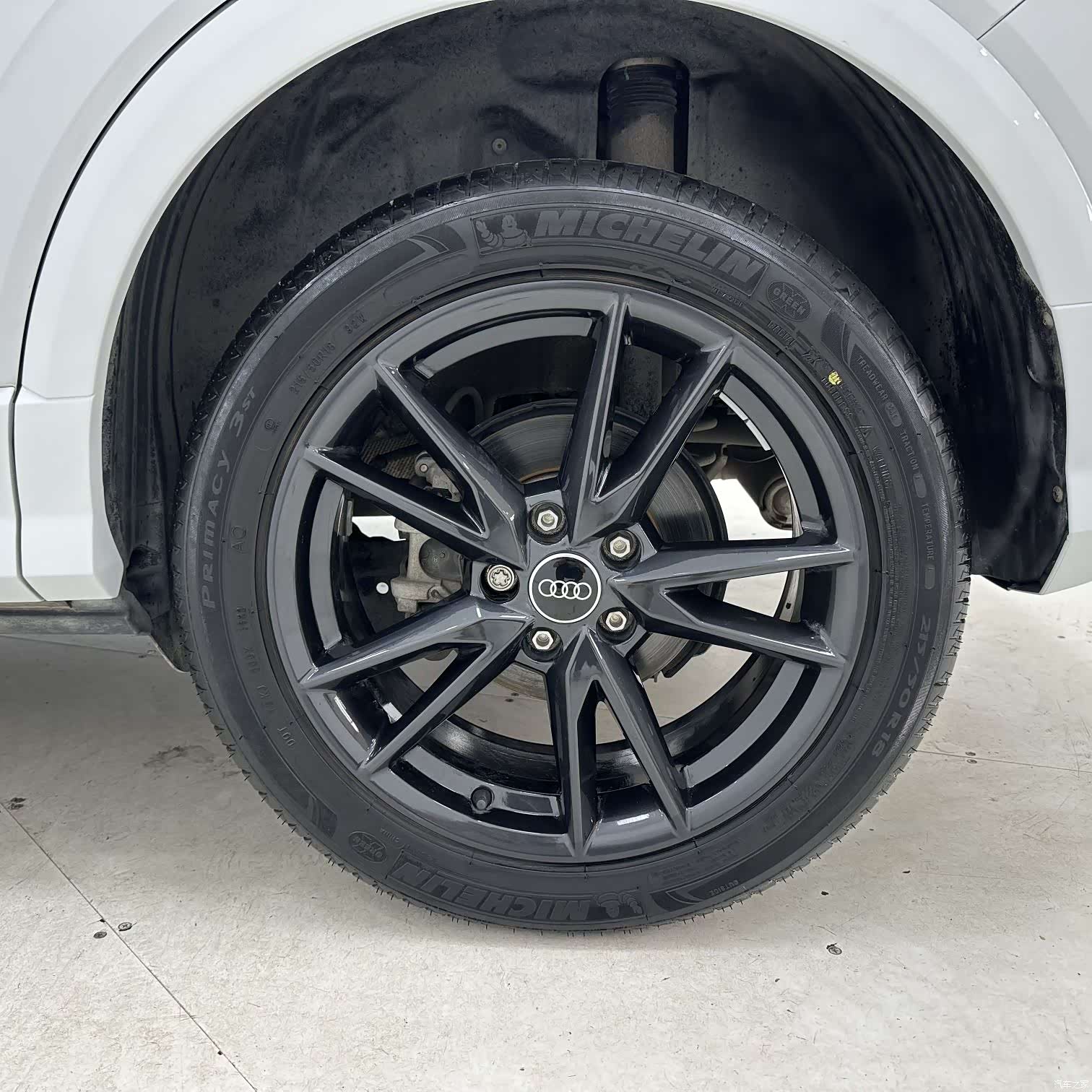 Audi Q2L, 2023 16