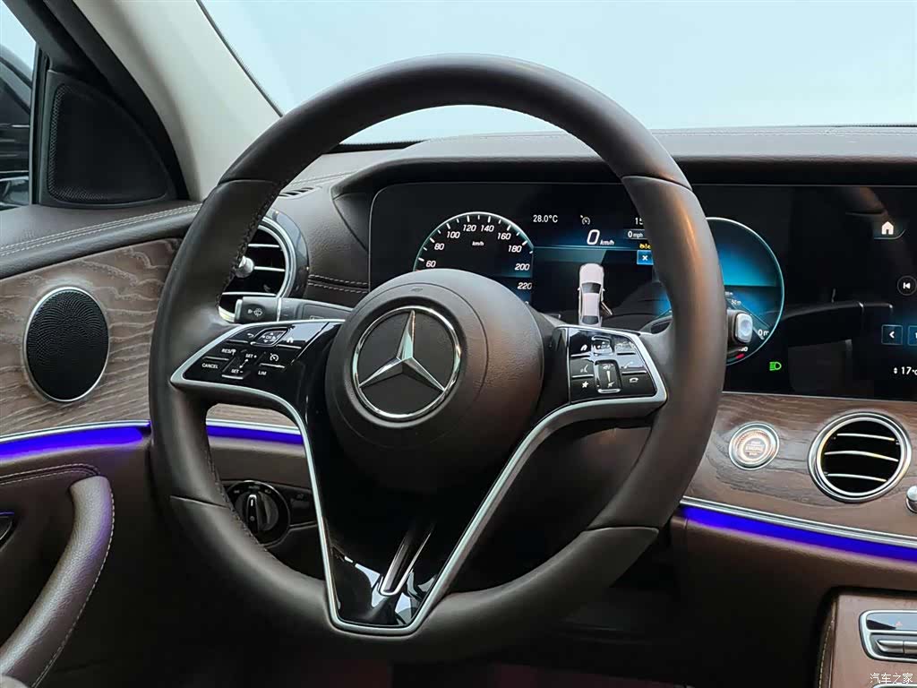 Mercedes-Benz E-Class, 2023 29