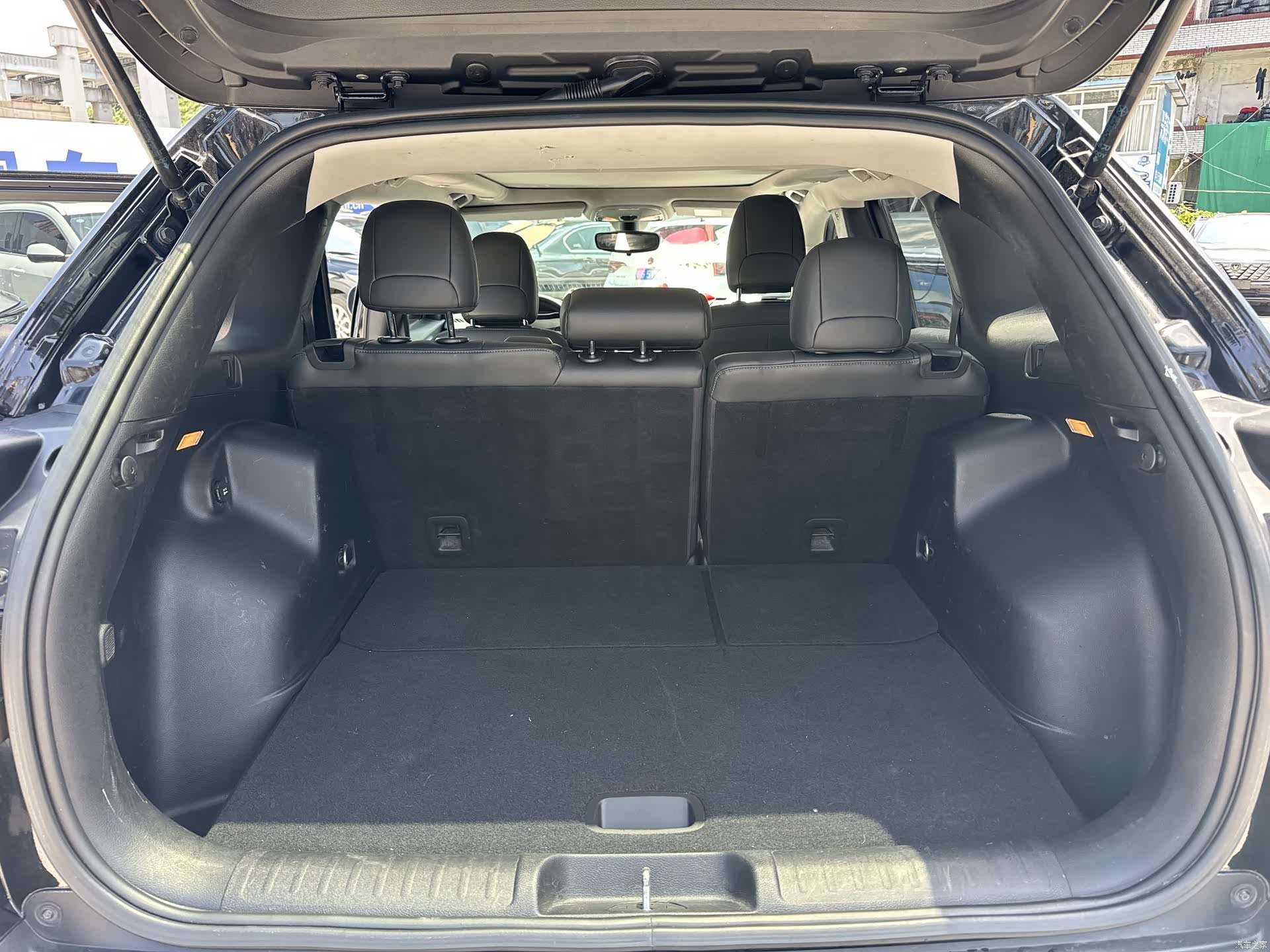 Jeep Cherokee, 2019 8