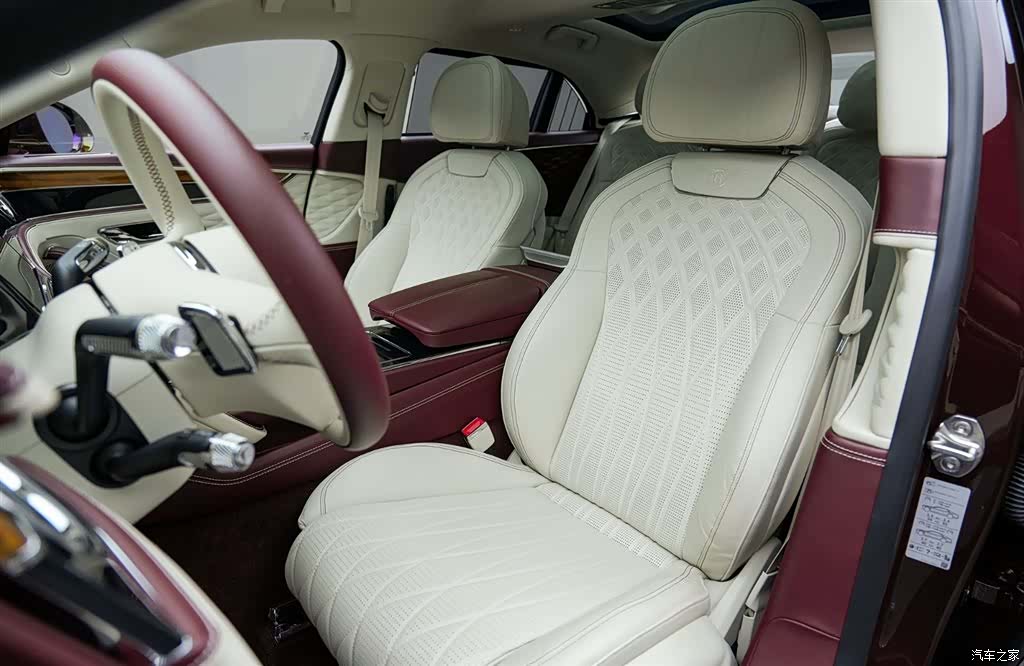 Bentley Flying Spur, 2020 11