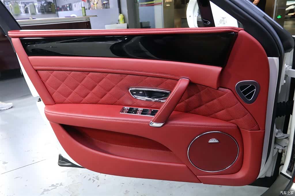 Bentley Flying Spur, 2018 10