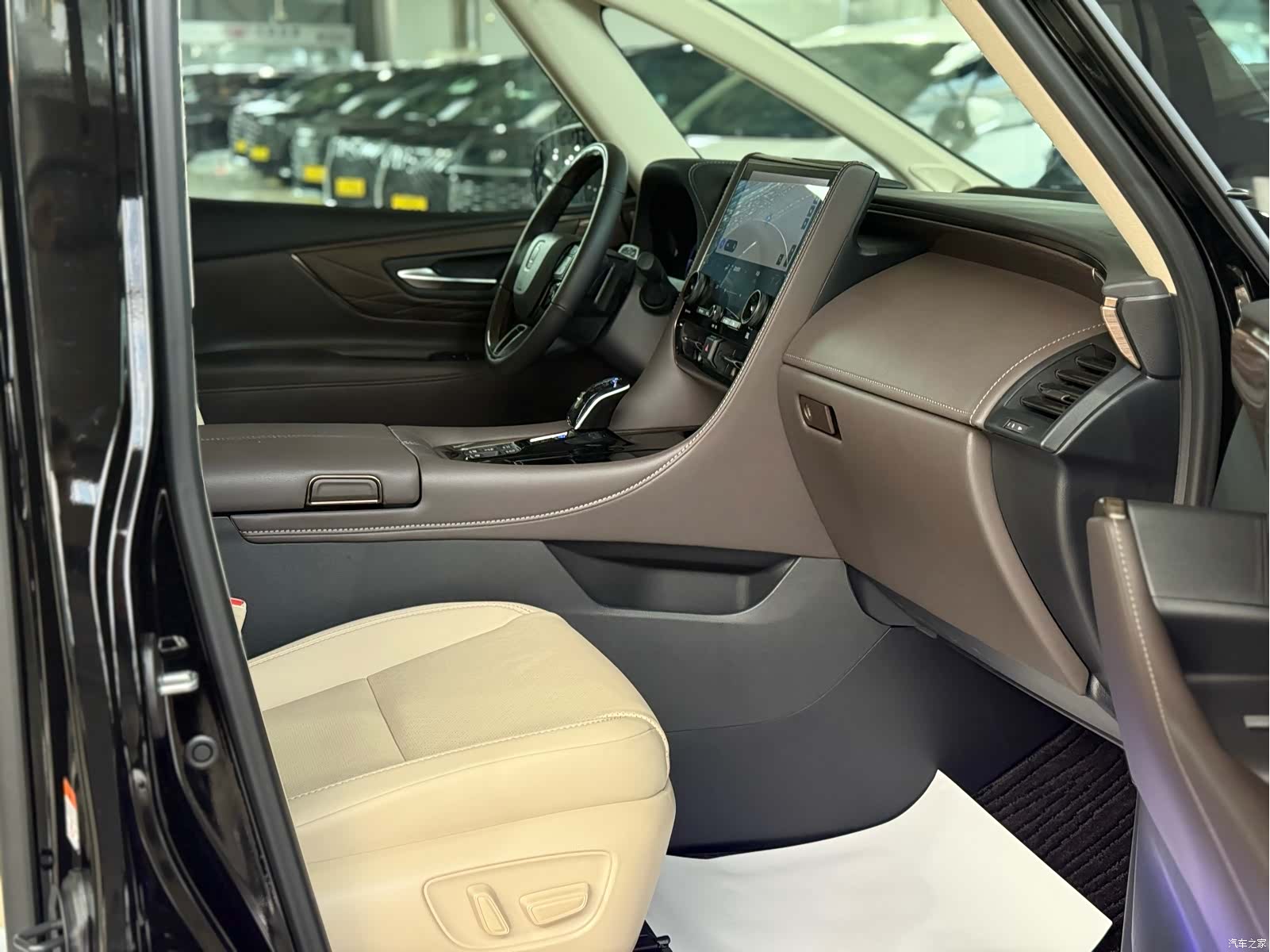 Toyota Vellfire, 2024 18