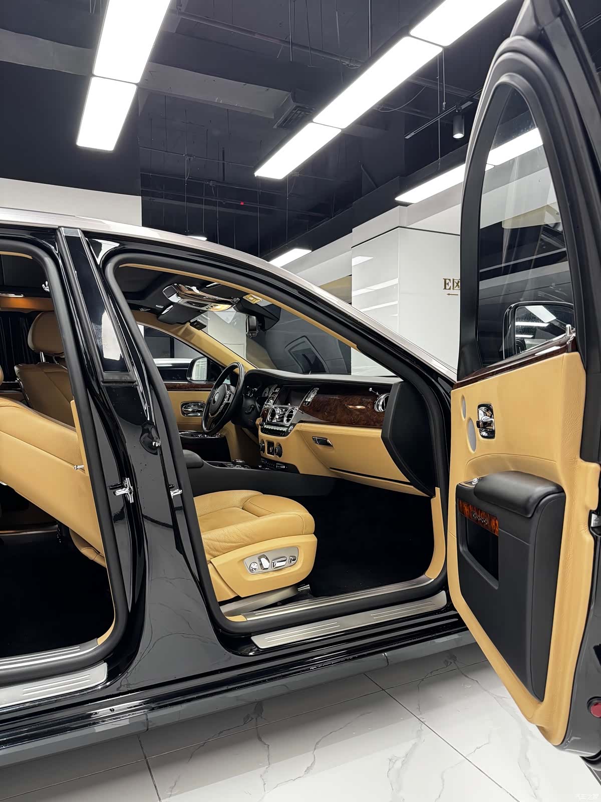 Rolls-Royce Ghost, 2018 все фото