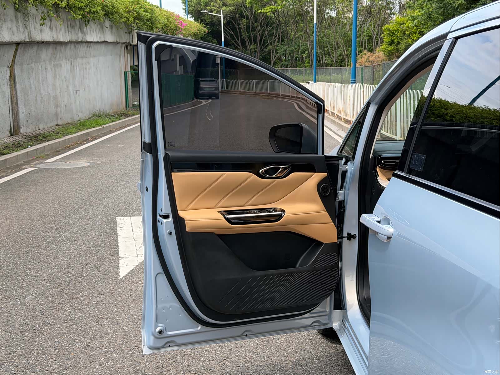Trumpchi E8, 2024 19