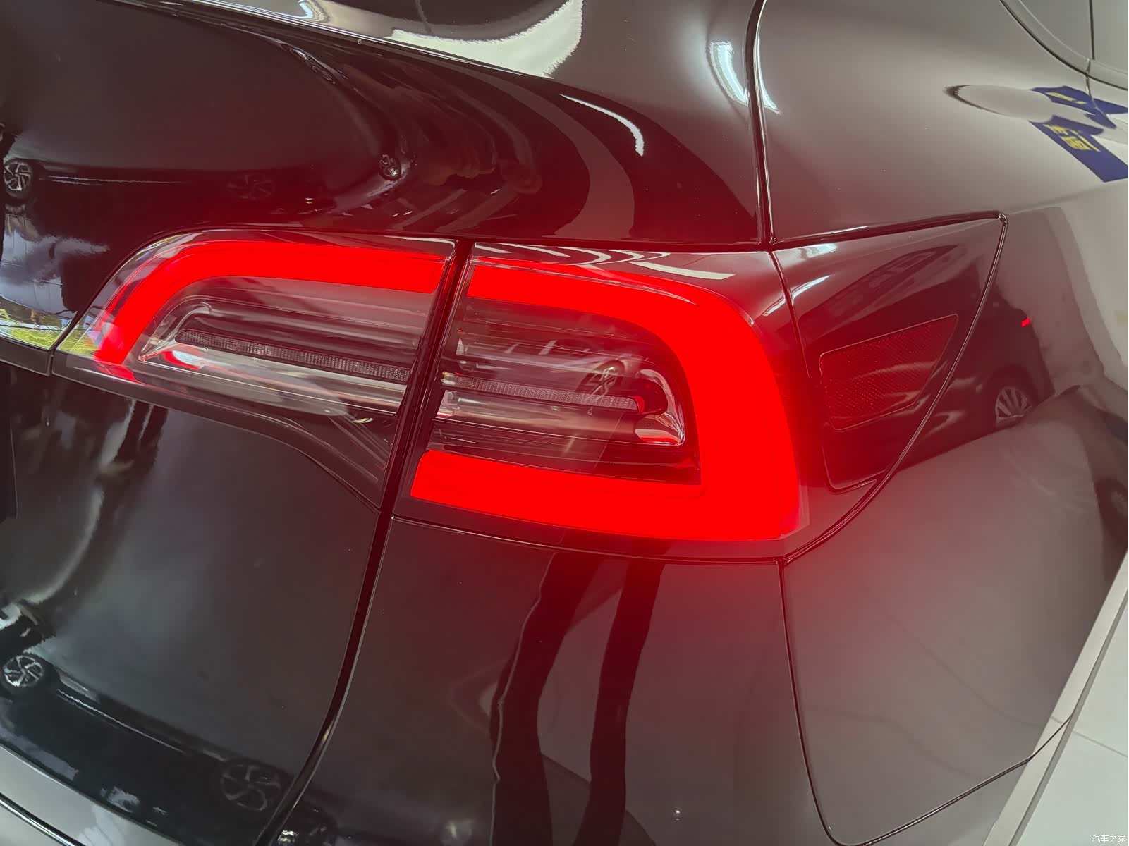 Tesla Model Y, 2023 18