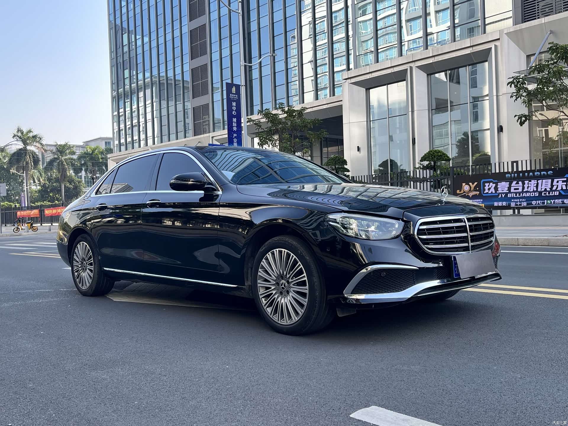 Mercedes-Benz E-Class, 2022 3