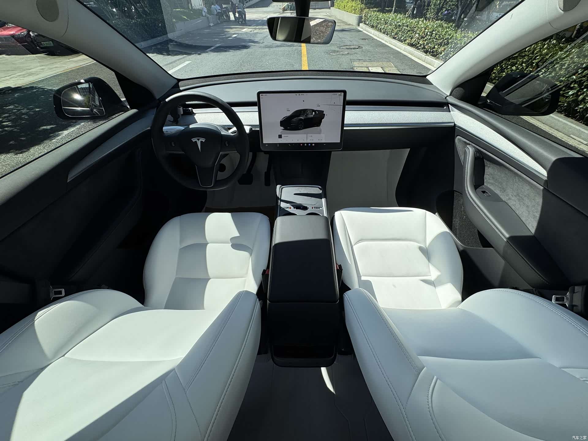 Tesla Model Y, 2024 11