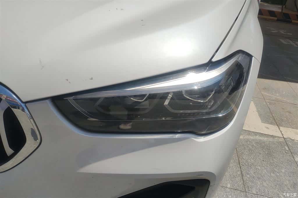 BMW X1, 2022 все фото