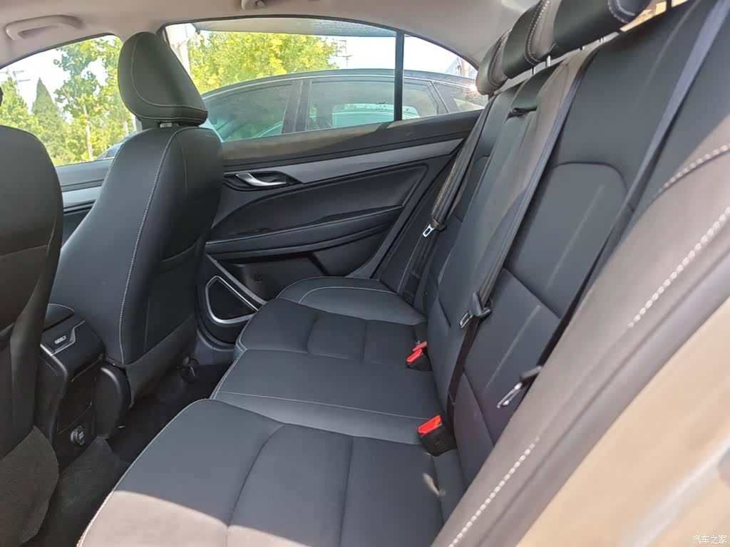 Geely Emgrand, 2021 17