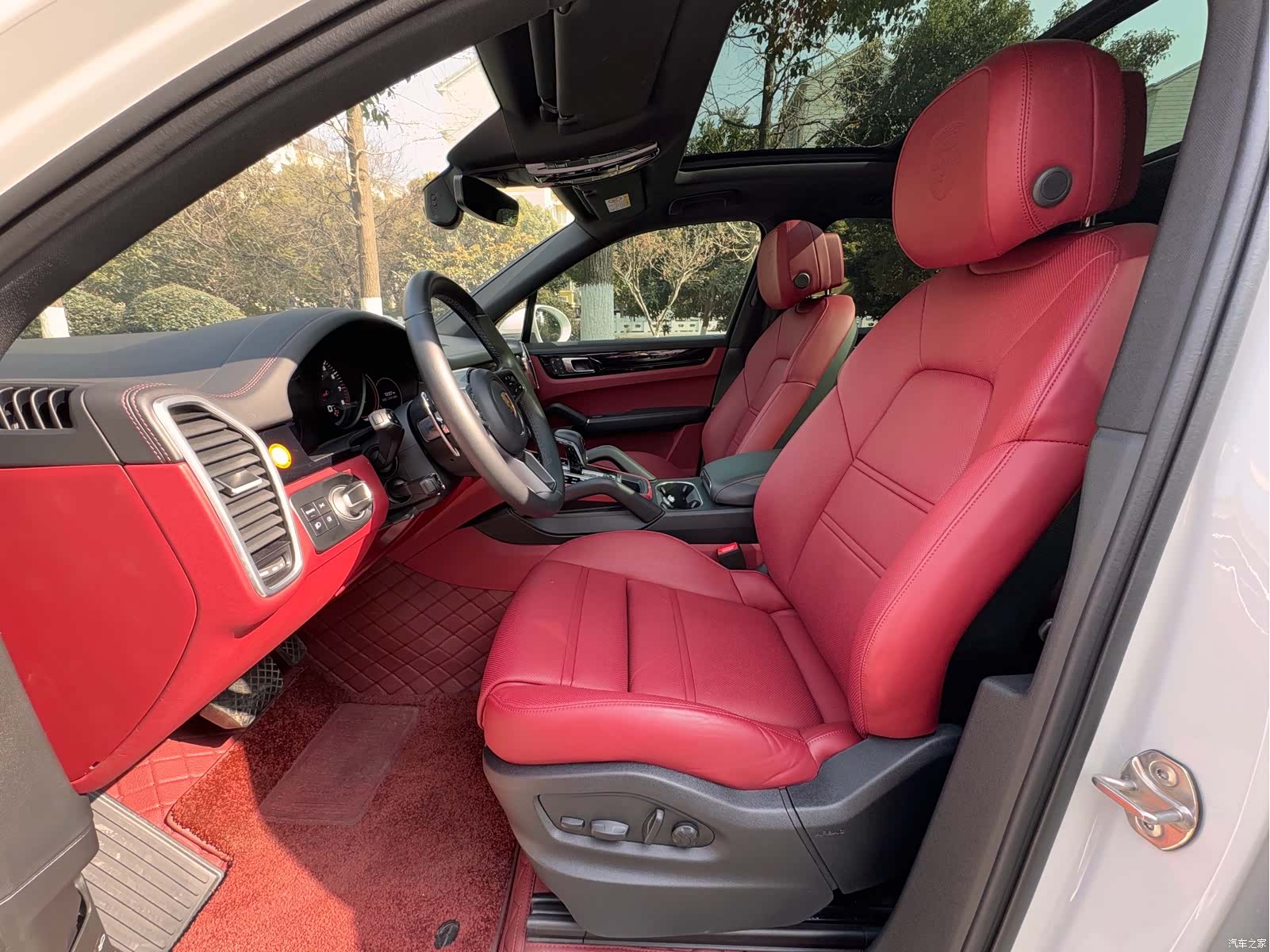 Porsche Cayenne, 2023 10