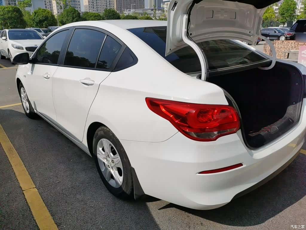 Chevrolet 320, 2018 все фото