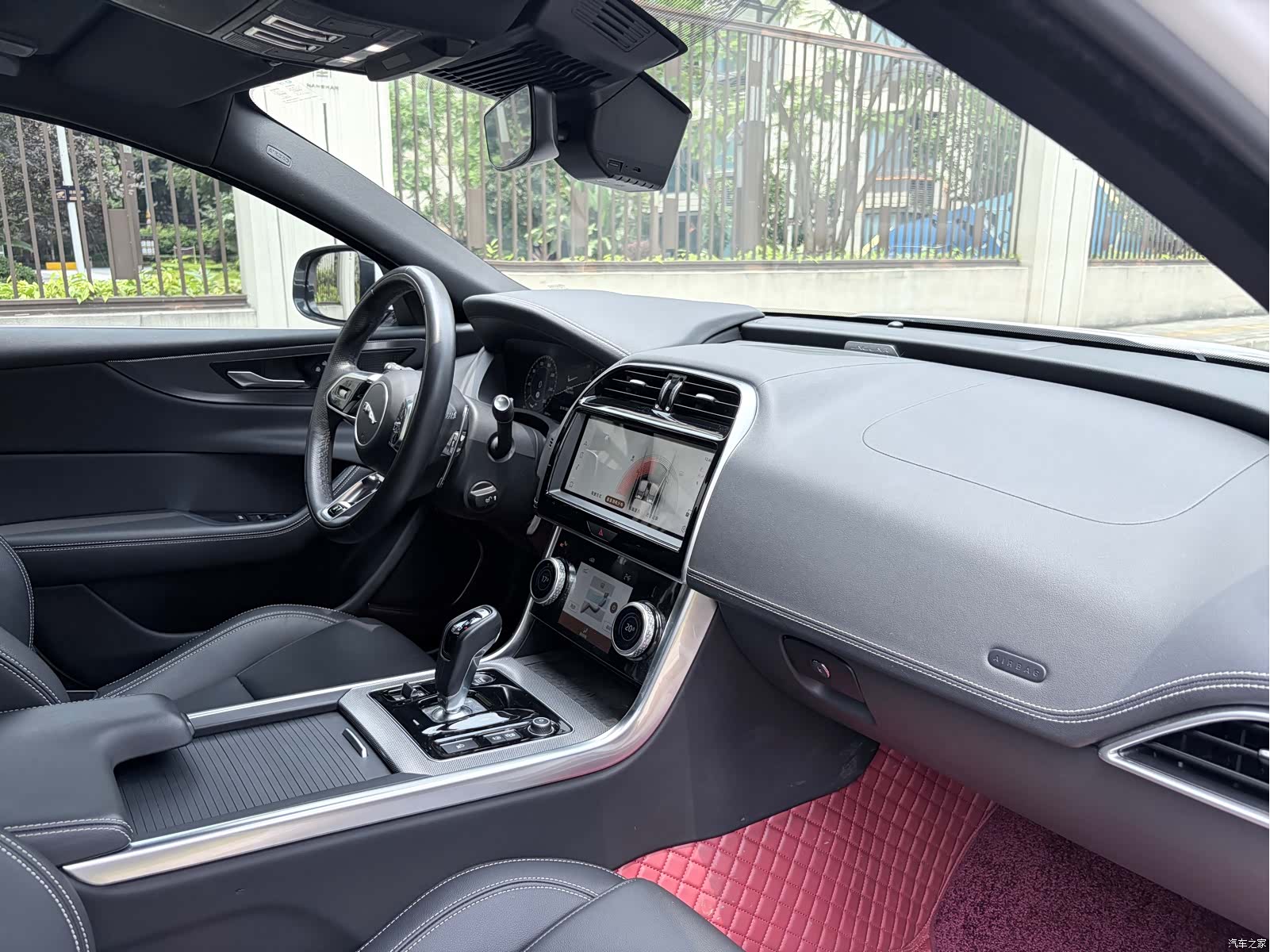 Land Rover XEL, 2023 10