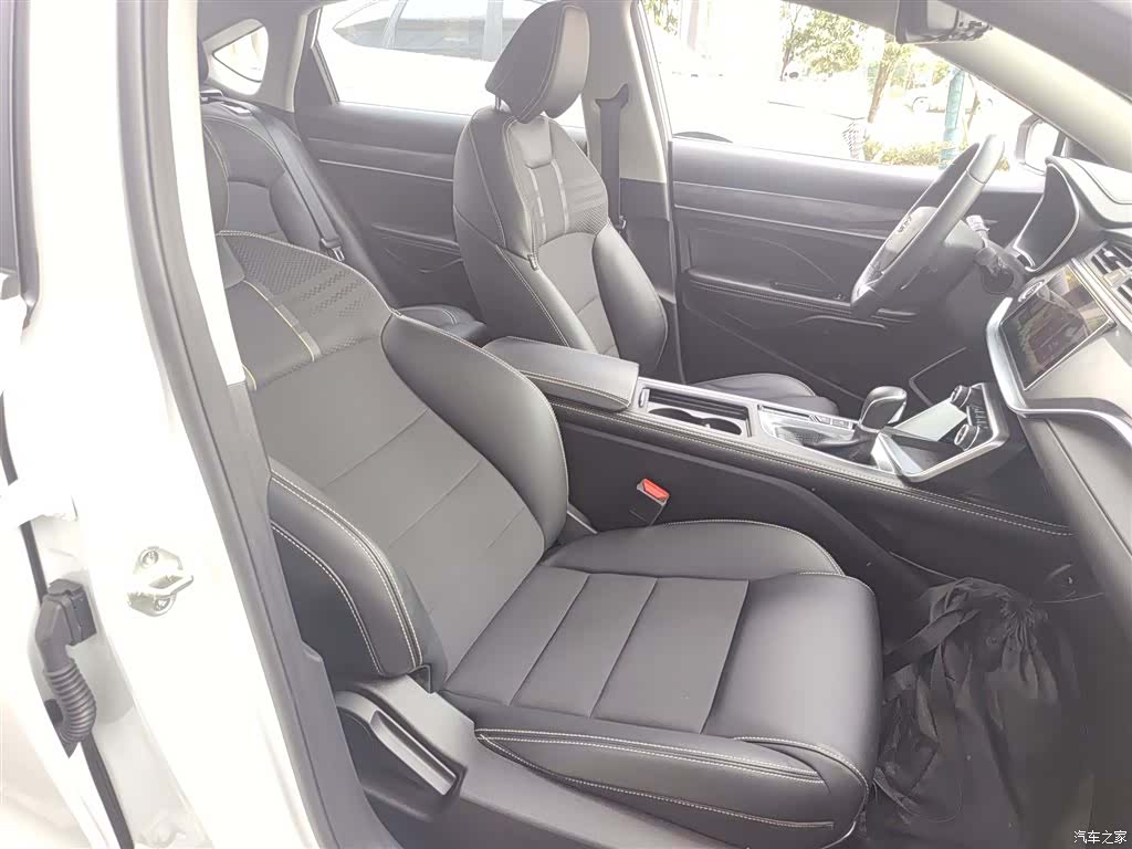 Geely Binray, 2021 25