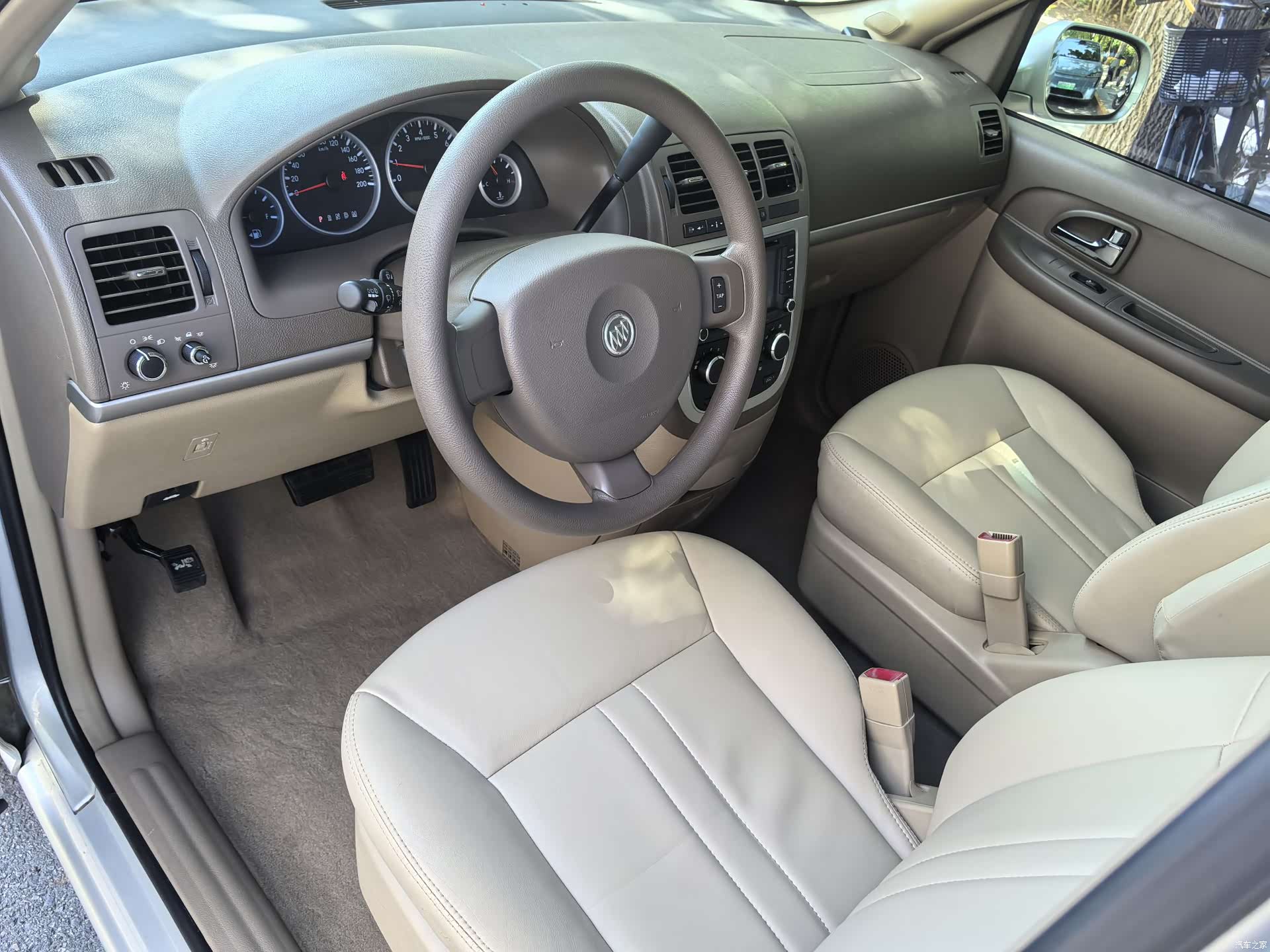 Buick GL8, 2014 20