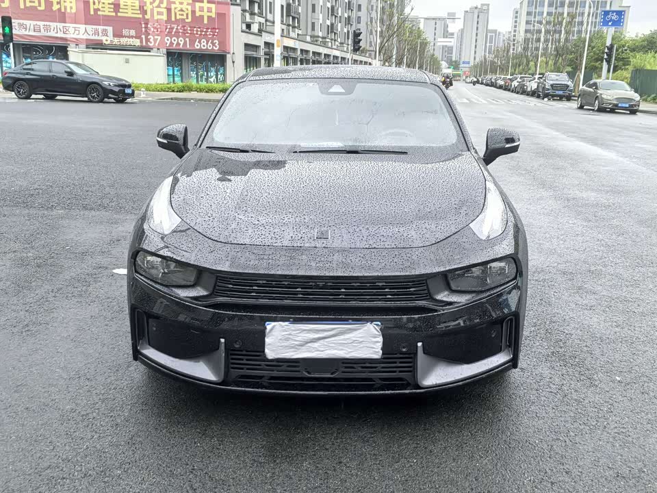 Lynk & Co 03