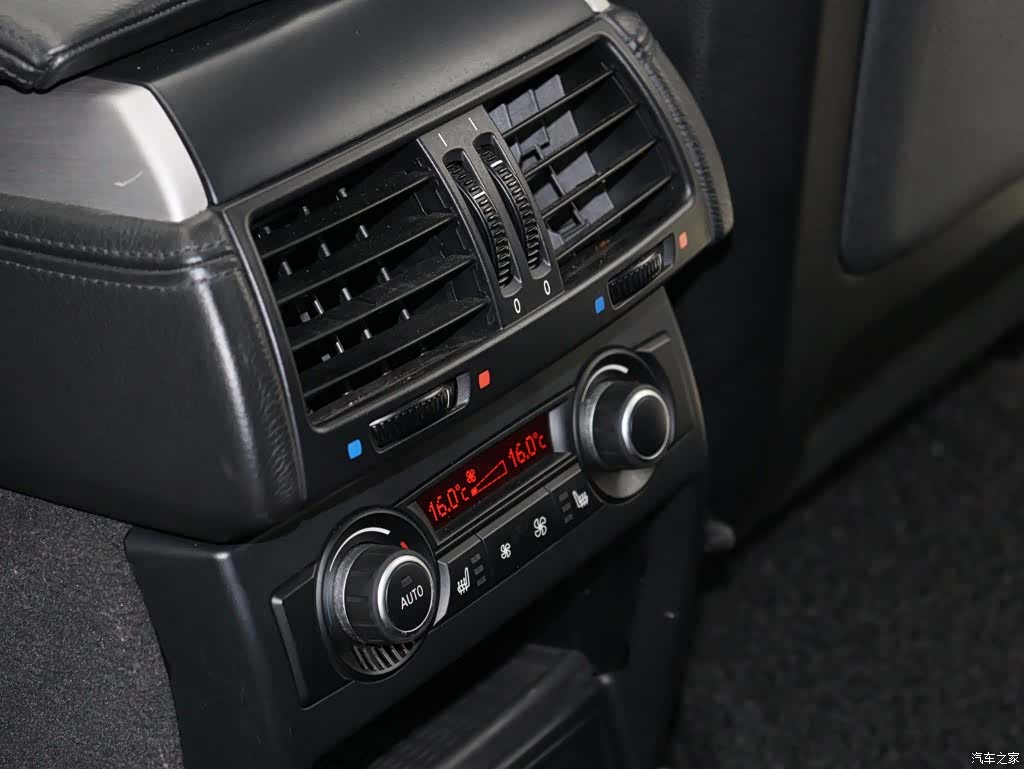 BMW X5, 2010 8