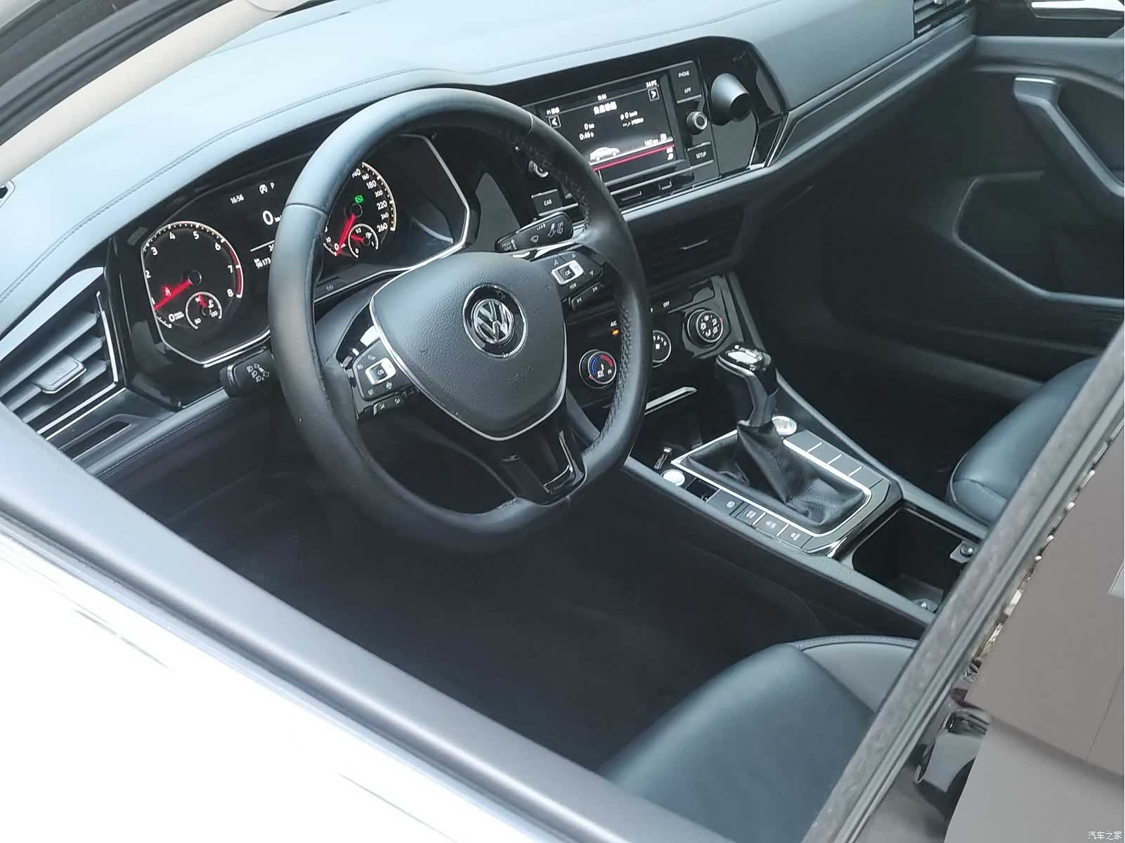 Volkswagen Sagitar, 2020 11