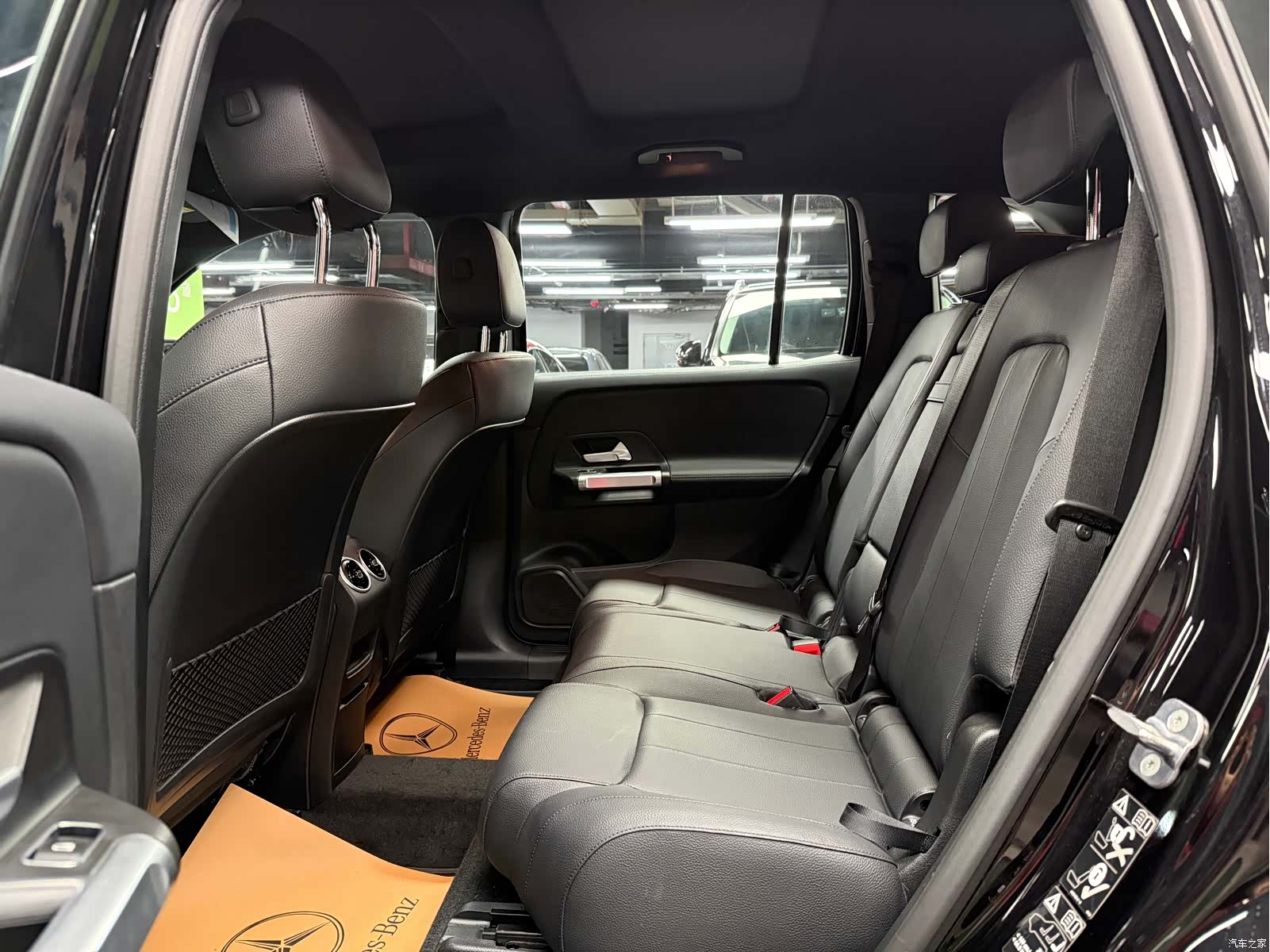 Mercedes-Benz GLB, 2024 11