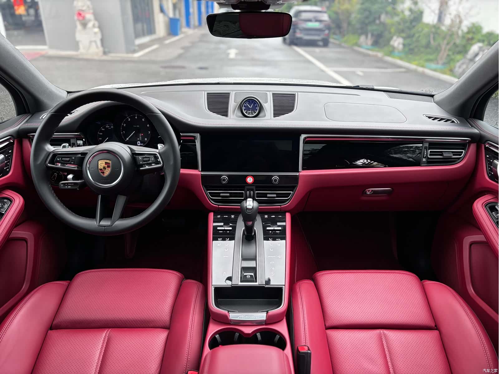Porsche Macan, 2022 10