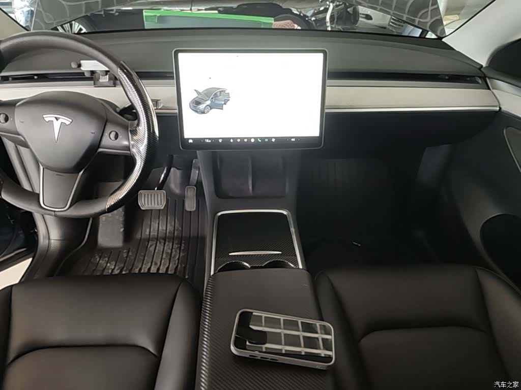 Tesla Model Y, 2024 13