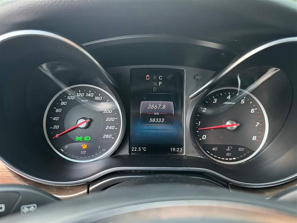 Mercedes-Benz V-class