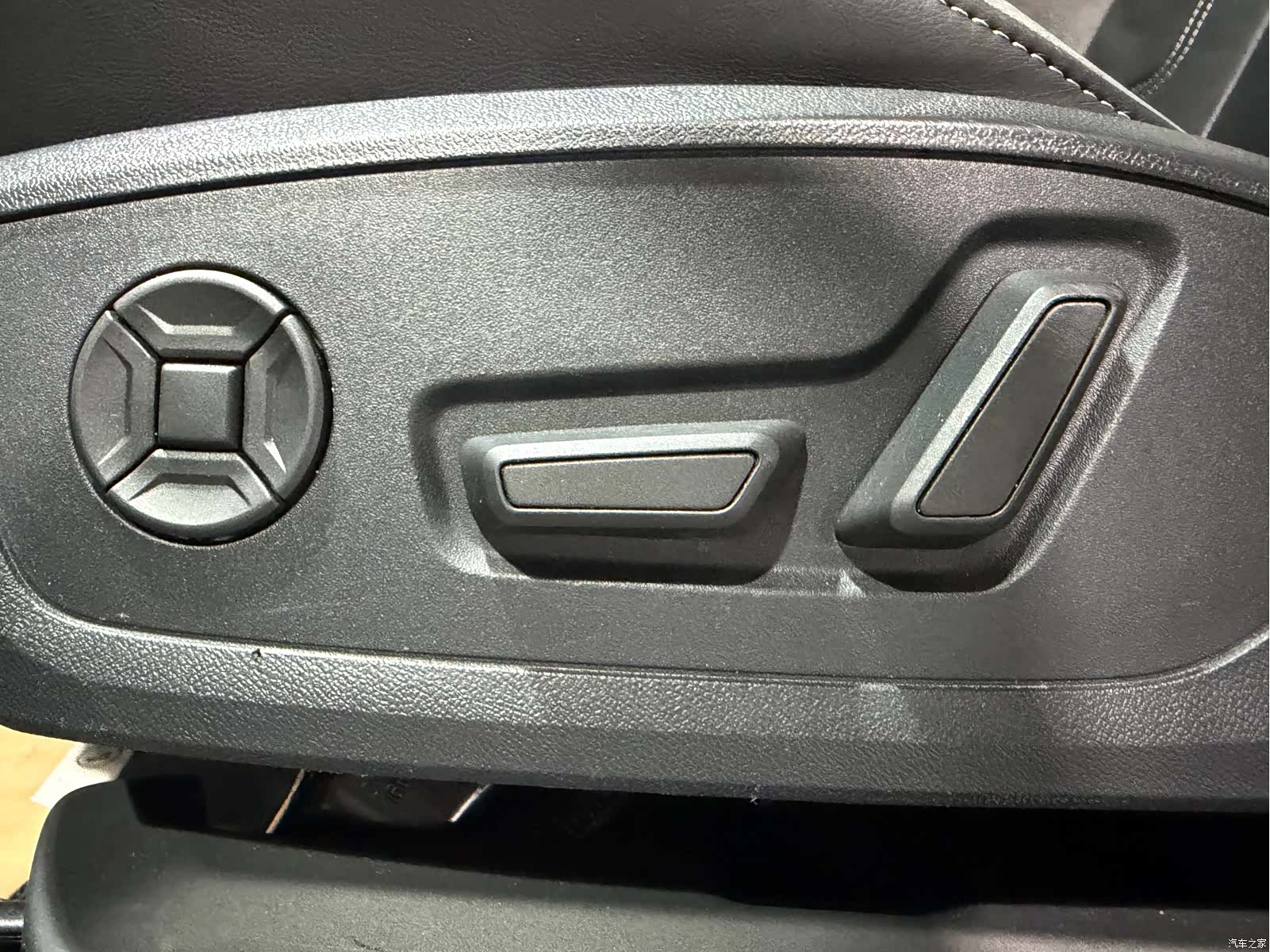 Audi Q3, 2022 11