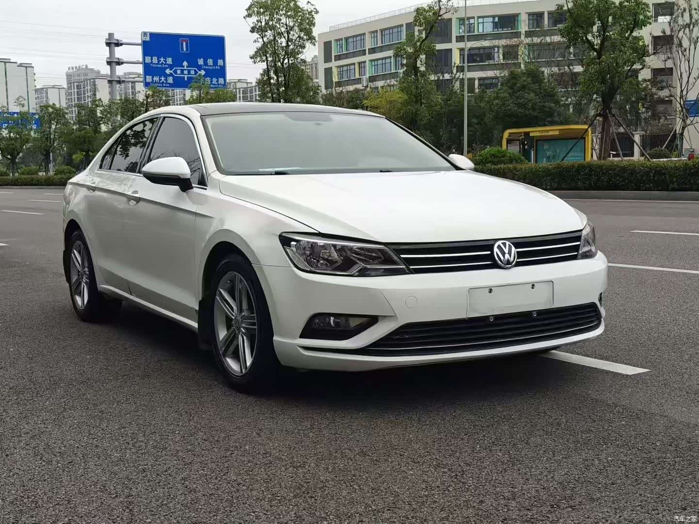 Volkswagen Lamando, 2015 3