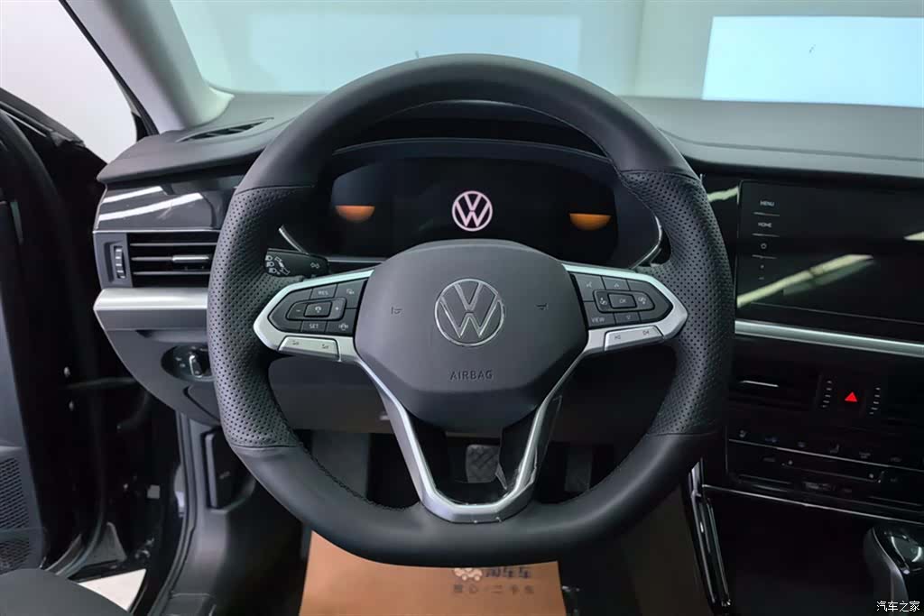 Volkswagen Passat, 2025 15