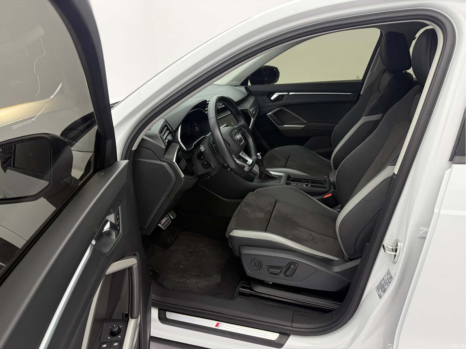 Audi Q3, 2022 21